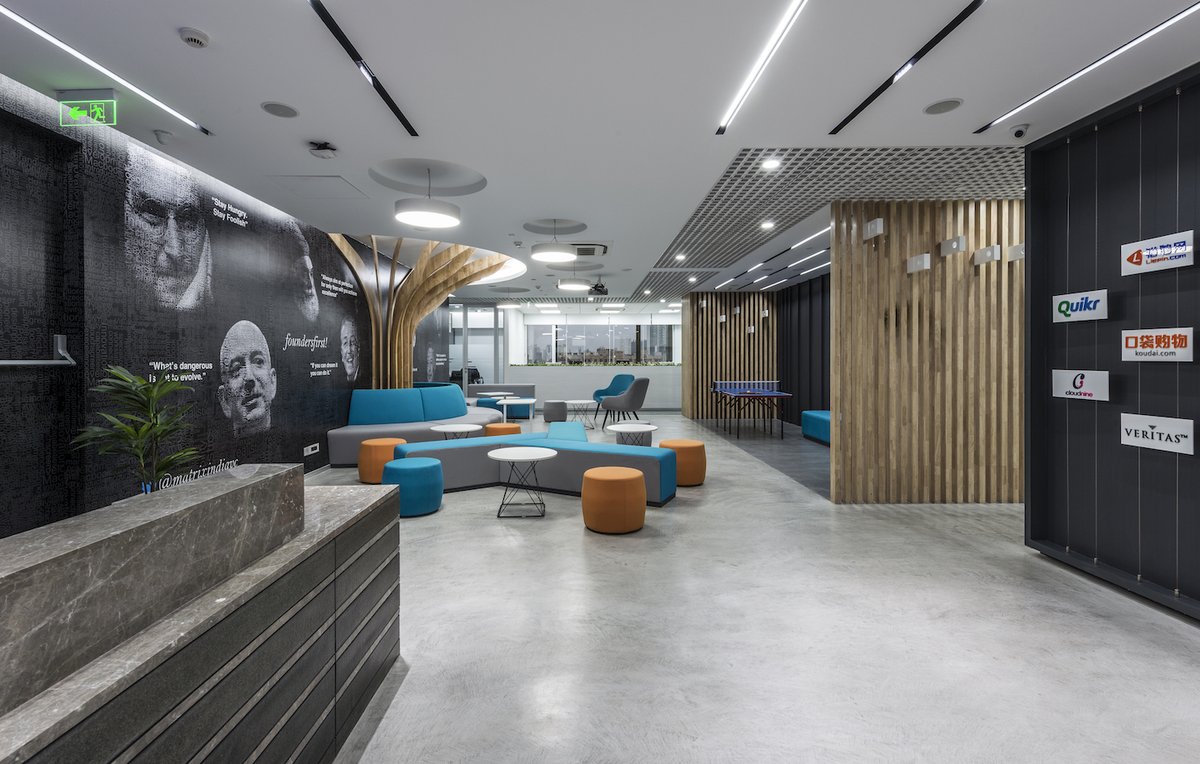 JTCPLDesigns's tweet photo. The post-pandemic office is a different animal than its pre-pandemic counterpart. With the workforce getting used to a certain informality and comfort that comes with remote working, offices now have to weave these traits into their narratives. #OfficeDesigners #officedesign https://t.co/5hFpz93DtM