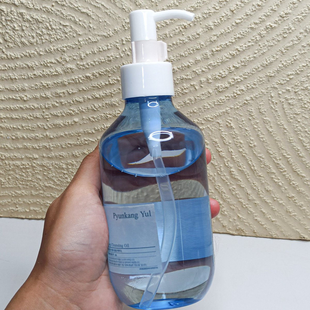 journeywithApr's tweet photo. semua orang harus tau kalo cleansing oil Pyunkang Yul beneran se-ringan itu, gak neko-neko dan harganya pas dikantong.
ukurannya juga lumayan gede 290ml
sumpah ga nyesel beliiii dan kalian juga wajib coba!🙌

#racuninskincare https://t.co/f2v3VIOf4i