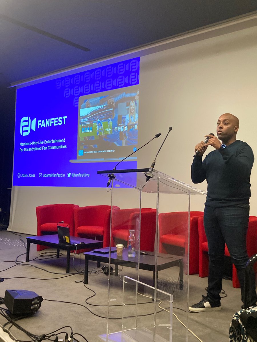 US Startup FANFEST pitching <a href="/Paris_and_Co/">Paris&Co</a> #pitchday #hackingParis2022