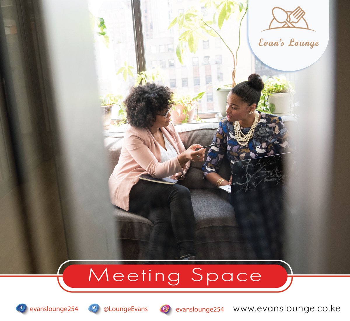 LoungeEvans's tweet photo. Business meetings on the go! What a better way to get out of the office, have a discussion with your co-workers, and grab a few #drinks all at the same time #meetup #meetingspace #privatemeetingrooms #privatemeetings https://t.co/qYOVUyjAcK