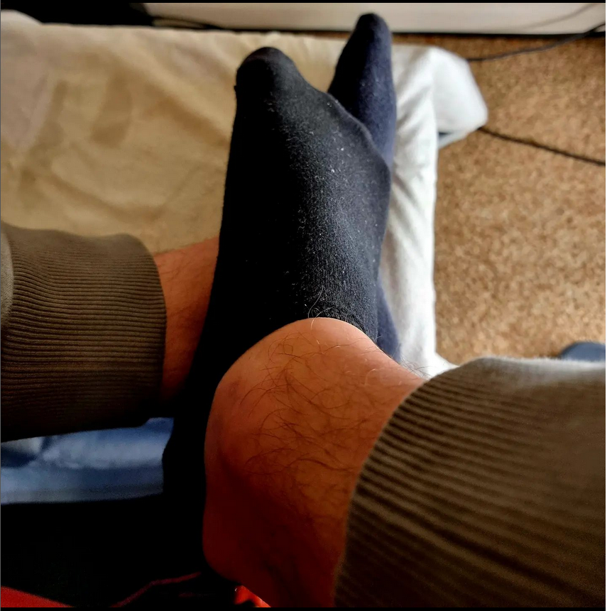 Feeling naugty, so went live on #chaturbate again Cum say hi ;) #feetfethish #feetworship #feetfinder #Feet https://t.co/itop4GqZ3P