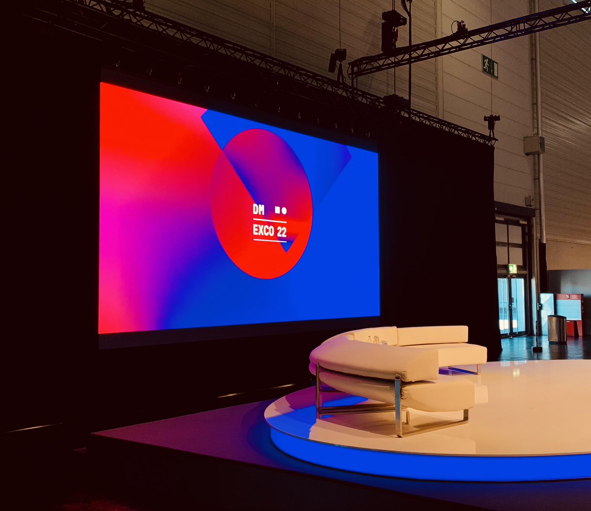 Und gleich schon der erste Impuls zum Thema #B2B Customer Journey auf der <a href="/dmexco/">DMEXCO</a> von <a href="/morefireagency/">morefire</a> 👍🏻 Es geht also los! #DMEXCO22 #marketing #DigitalMarketing #customerexperience #customerjourney #quofox
