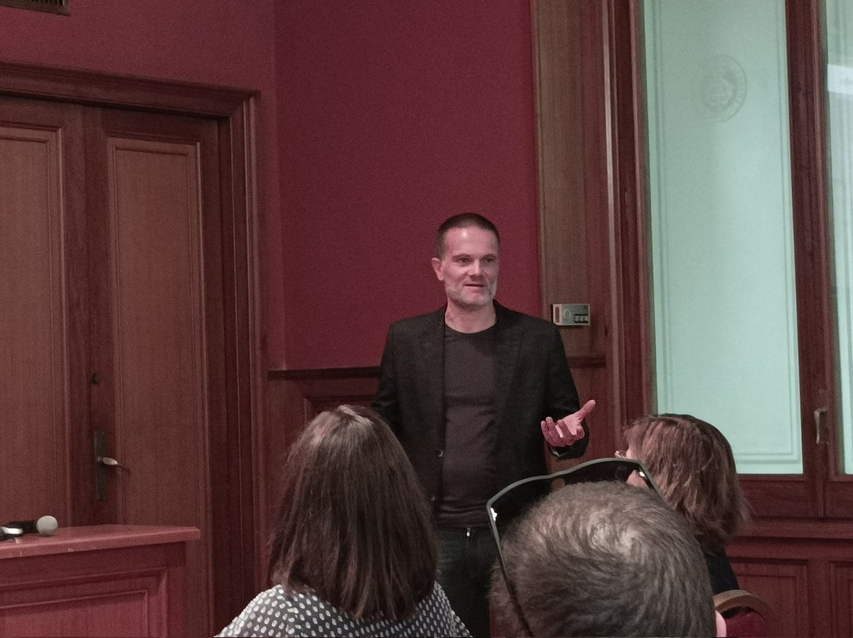 joseplara's tweet photo. .@davidmarti (@AENTEG, @playbrand) inaugura amb la seva ponència la jornada sobre Transformació Digital de @DiarideGirona a la @cambragirona, conduïda per @oriolpuig. https://t.co/i5JrdHYwWg