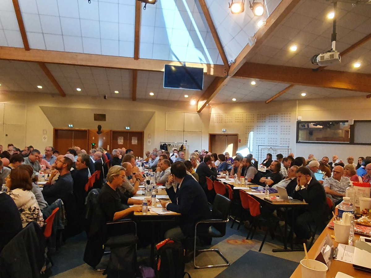 force_ouvriere's tweet photo. Comité confédéral national : @SouillotFo débute le rapport d'activité, ouvrant deux journées de travaux. Bon CCN à tous. https://t.co/R0CsetJWNX