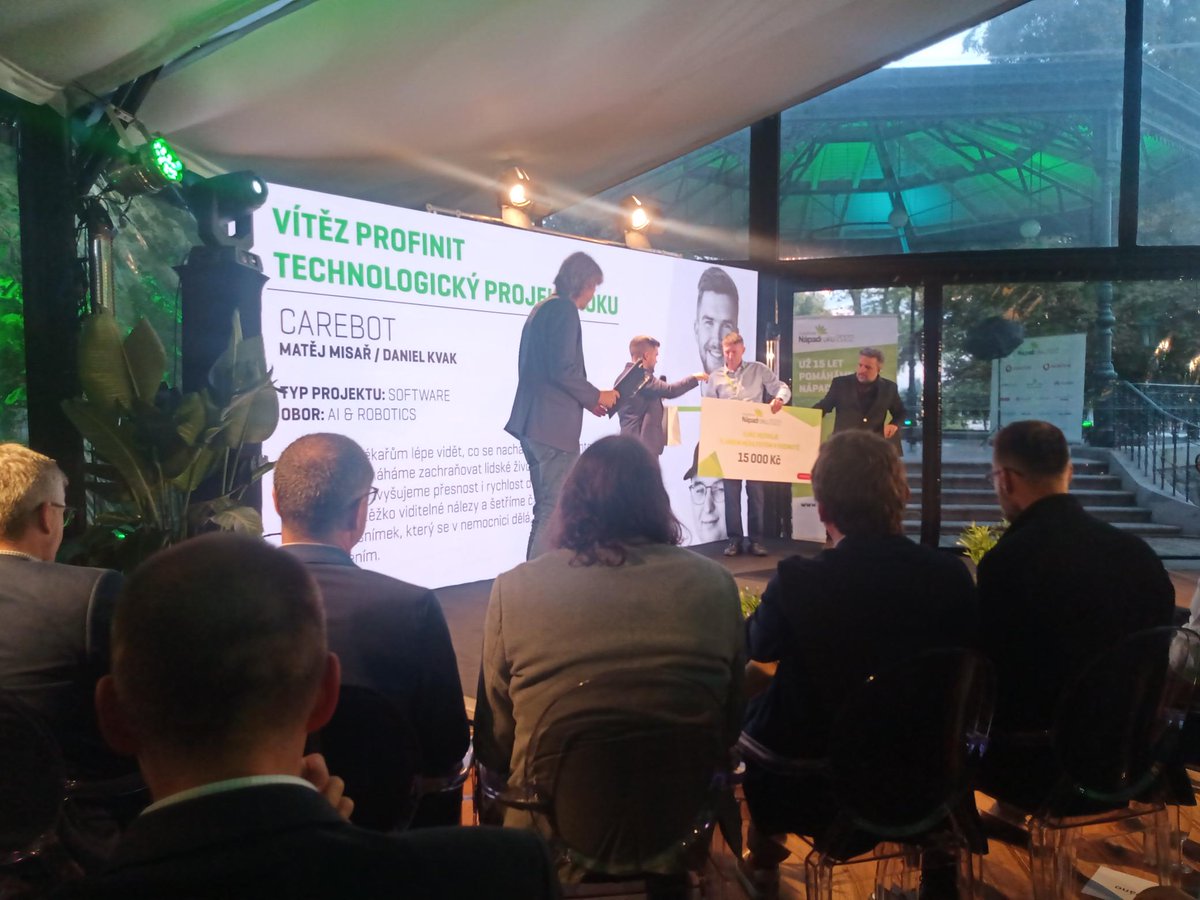 Profinit_EU's tweet photo. I letos jsme byli partnerem @NapadRoku.🏆 Cenu Profinit Technologický projekt roku si tento rok odnesl #Carebot, který dokáže pomocí #AI a #ML detekovat těžko viditelné nálezy na RTG snímcích, čímž nejen šetří čas i peníze, ale také zachraňuje lidské životy👍 Blahopřejeme! https://t.co/CUWfrJ1Iyz
