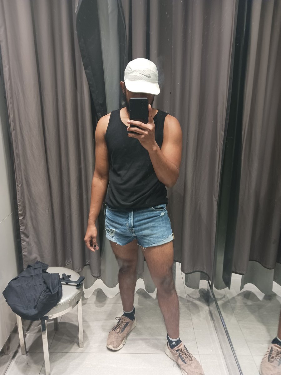 ThatbrownguyTO's tweet photo. Leg check
#gayboynextdoor #torontogay #tease #DesiGays #brownmen #BrownGays #gay #queer https://t.co/Nz0BpnUjAu