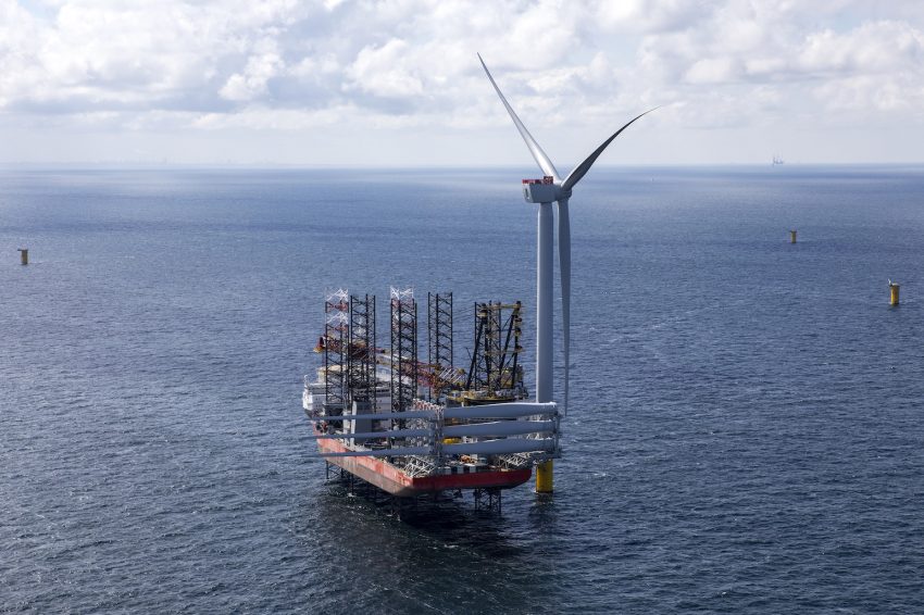RaadvanState's tweet photo. Afdeling bestuursrechtspraak: het #transformatorstation in Wijk aan Zee voor het #windenergiegebied Hollandse Kust West mag worden uitgebreid. Het kabinet heeft alternatieven voldoende overwogen. Lees hier de volledige #uitspraak 👇 
https://t.co/MIerlpPYFS https://t.co/AUALVePIJ0
