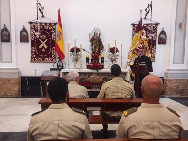 COMGECEU_ET's tweet image. Completada la 2a etapa, los 🚴‍♂️ del #RAMIX30 de la @COMGECEU_ET llegaron a #Cádiz donde les recibió el Coronel Jefe del #RACTA4
Aún les quedan 4 templos jubilares de su ruta hasta #LaCoruña
@MCANA_ET 
@EjercitoTierra
#SomostuEjército