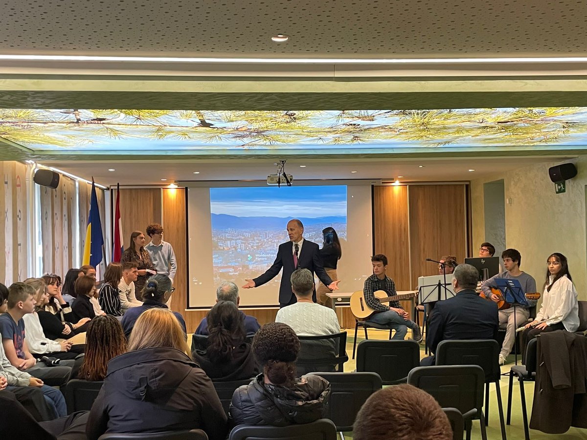 JanWaltmans's tweet photo. A teenage student exchange in 1980 influenced me to start an international career. Connecting students of @maris_college and #DrugaGimnazija has refreshed memories, but also possibly helped forming positive future diplomatic minds. Thanks for having me! https://t.co/ev7GECqZUt