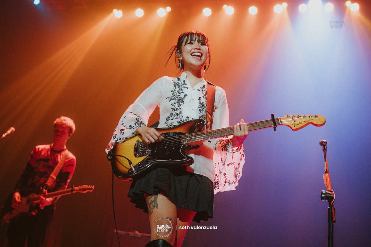 manilaconcerts's tweet photo. A warm Manila welcome to our home girl, @beabad00bee. The singer-songwriter’s recent show was a riot! Sound off if you were part of this energetic crowd who danced with her?

beabadoobee live in Manila was presented by @livenationph 

📷: @sethvlnzla https://t.co/zAtPXQQEb4
