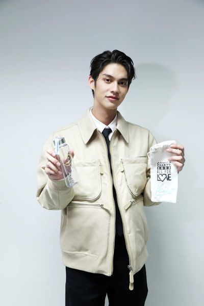 otpcnews's tweet image. ส่งต่อรักส่งต่อบุญ Praew Charity 2022 &quot;All For Love&quot; ชวนประมูลกระบอกน้ำคนดัง

facebook.com/OneTruthPressC…

#PraewCharity2022
#PeckPaLitChoke️ #เป๊กผลิตโชค #bbrightvc 
#yinyin_anw #warwanarat #หยิ่นวอร์