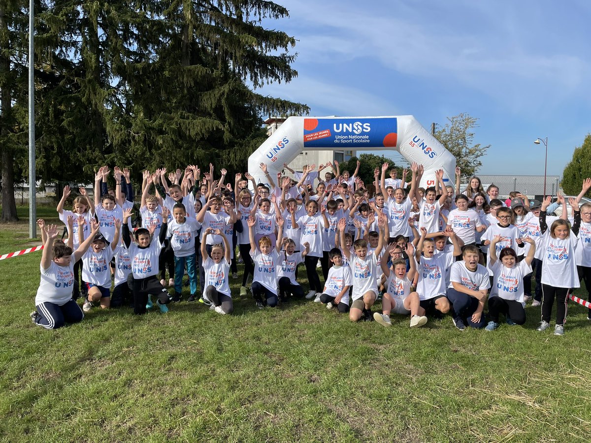#JNSS2022 <a href="/unss/">UNSS_National</a> <a href="/unssncymtz/">UNSS_Nancy-Metz</a> <a href="/tdickele/">Thierry DICKELE</a> <a href="/LaurentHoppe/">Laurent Hoppé</a> <a href="/jeromedumont/">jerome dumont</a> c’est parti pour la journée nationale du sport scolaire à Stenay 👍👍👍