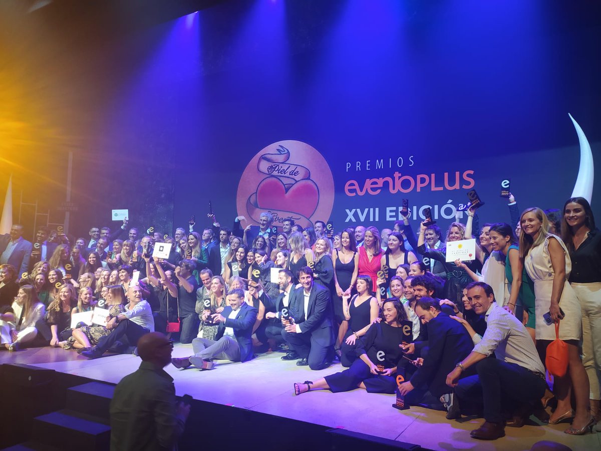 tadvisorsguild's tweet photo. Anoche asistimos a una nueva gala de los #premioseventoplus que organiza @grupoeventoplus 🏆

Desde #TravelAdvisors queremos dar la enhorabuena a todos los nominados y premiados de anoche, donde pudimos comprobar el gran nivel de #evenprofs que hay en nuestro país 👏 https://t.co/3yXhurEcqh
