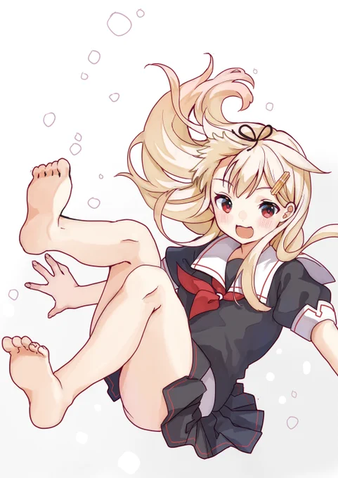 お題箱から、制服裸足の夕立 #艦これ 