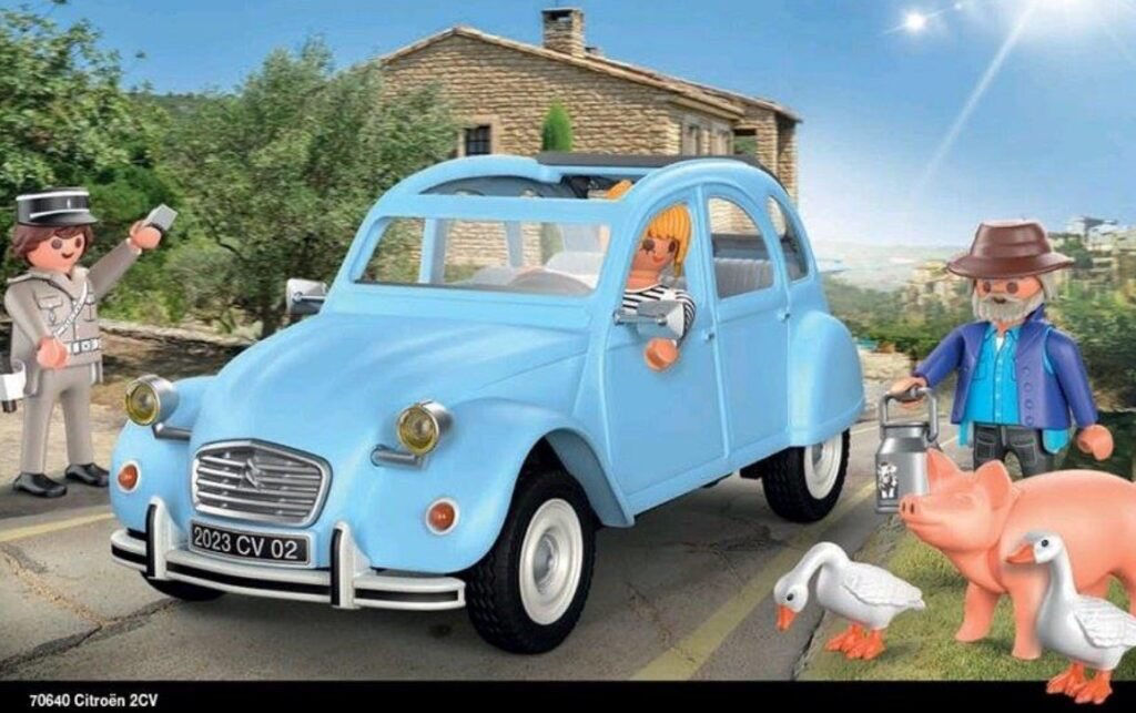 Gen_JOUETS's tweet photo. Playmobil rendra hommage à la 2CV Citroën en 2023 #playmobil #2cv #2chevaux #deudeuche #citroen https://t.co/yl1f0bJPem https://t.co/L4VMD8UXal
