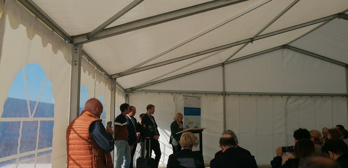 <a href="/VLacroute/">Valérie Lacroute</a> et <a href="/JPDugoinClement/">J-P Dugoin-Clément</a> représentent la <a href="/iledefrance/">Région Île-de-France</a> pour l inauguration du #methaniseur #Gatigaz. Le <a href="/CreditMutuel/">Crédit Mutuel</a> d'#Etampes est fier d'avoir accompagné ces jeunes entrepreneurs