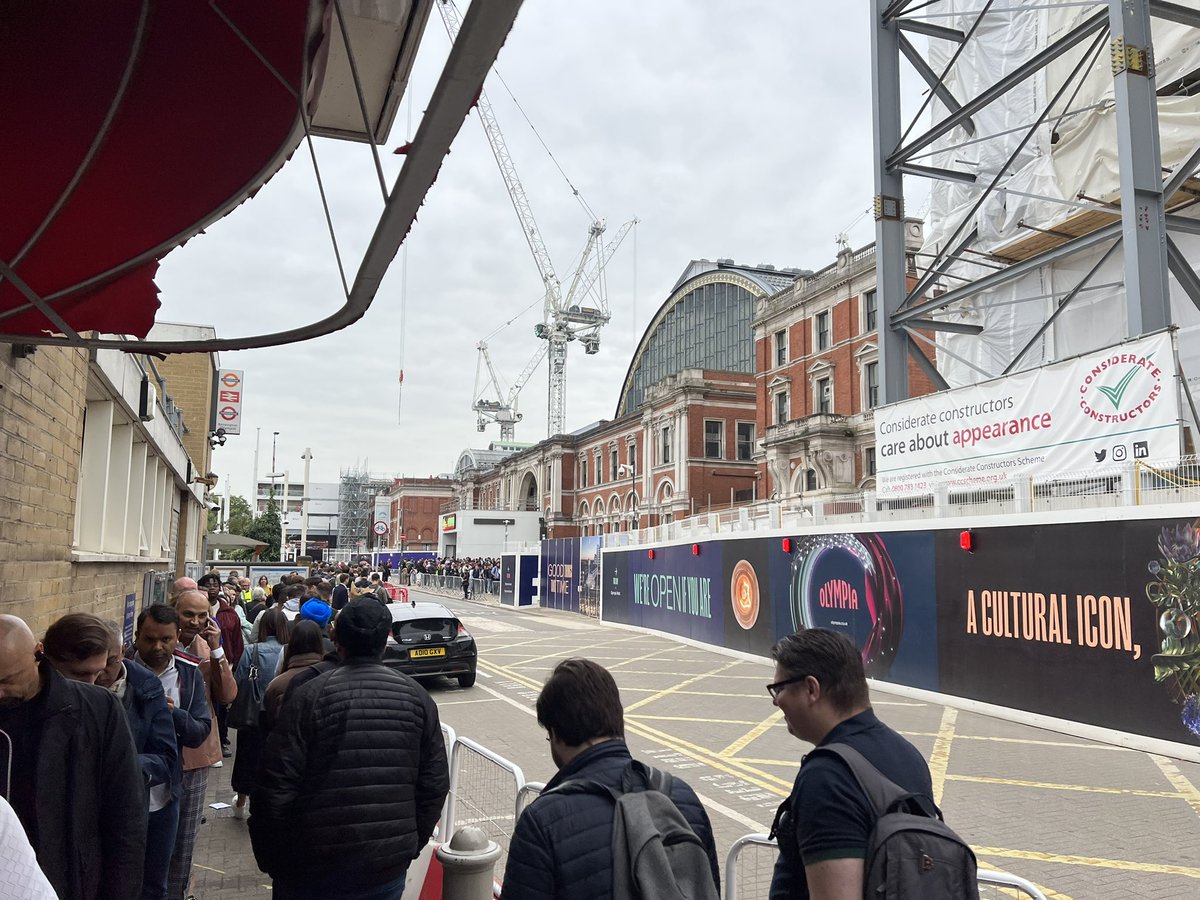 Tell me you didn’t use data to predict massive queues without telling me you didn’t use data to predict massive queues  #BigDataLDN