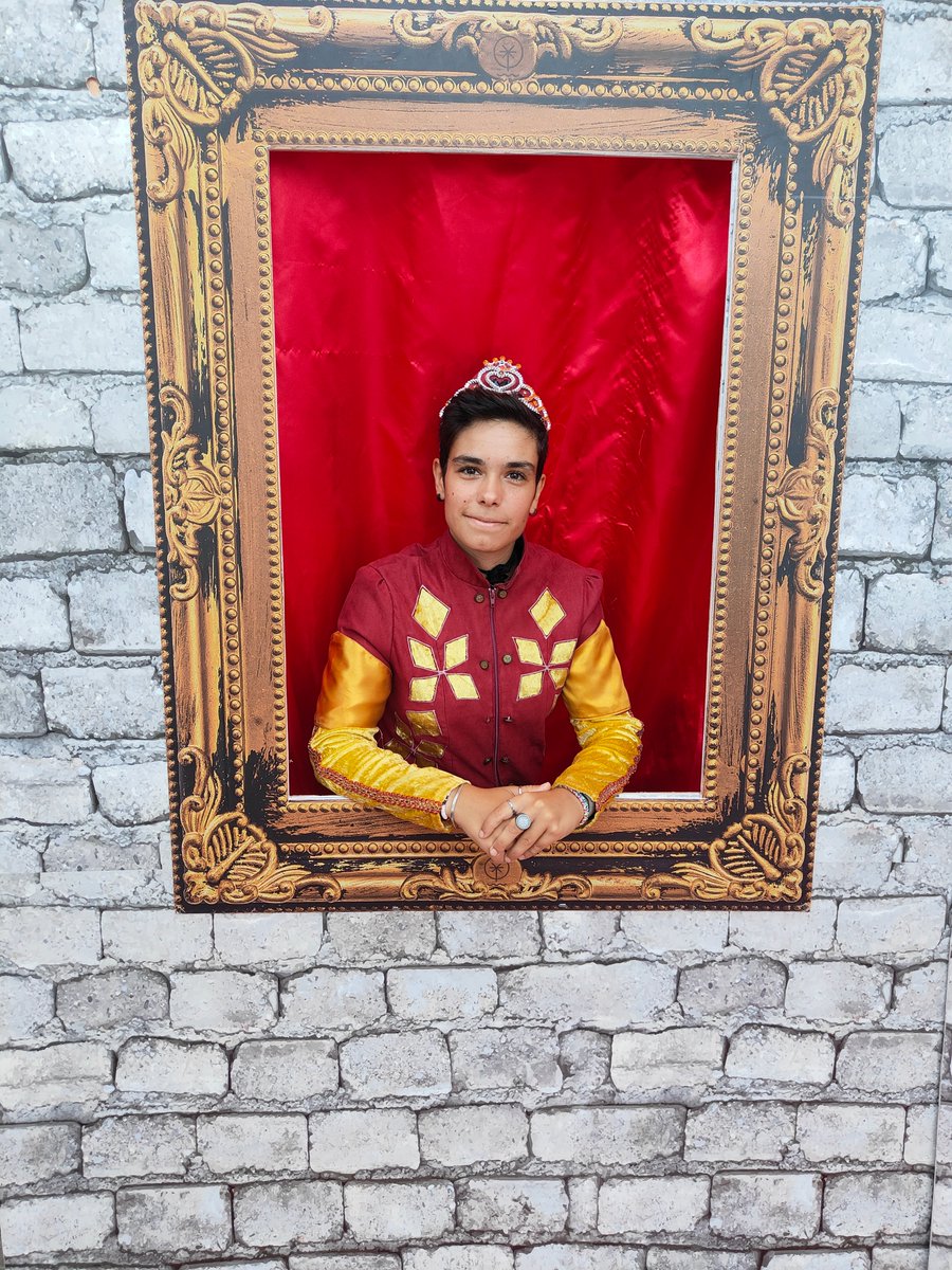 TagoroHotels's tweet photo. #GranTagoro 💫
What's your name as Knight or Lady at the Royal Court? 🎉🎭
New chance to have and enjoy our Royal Breakfast.
#GranTagoro #Family #Fun #PoolDays #DreamDays #Lanzarote #Summer #AurorasDream #RealAdventure #AventuraReal #Aurora #Tagorin #entertainment https://t.co/iUbd5Pgzfz