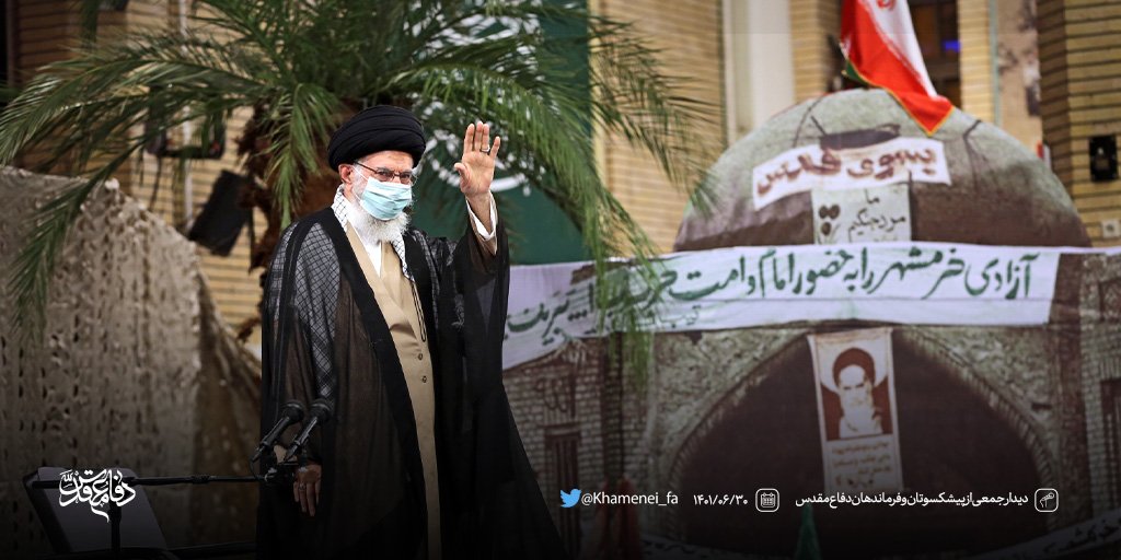 Khamenei_fa's tweet photo. دشمن #فشار_حداکثری را تحمیل کرد و ناکام شد. دشمن طرح #خاورمیانه_جدید را به میدان آورد و ناکام ماند. دشمن تعرض به مرزهای ما را از هوا و دریا شروع کرد و ناکام ماند. همه اینها بخاطر روحیه #مقاومت ملت ایران بوده است. https://t.co/F5oro039Bt