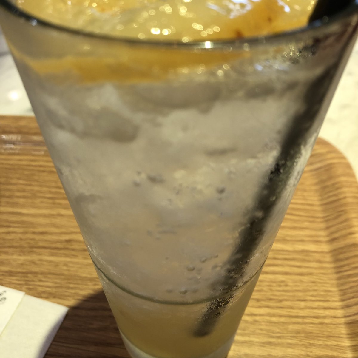 KyouheiShimanoe's tweet photo. @comitencafe 今日は、自家製レモネードを飲んで居ます。🍋☺︎
#COMITENCafe https://t.co/6s25C3mhp0