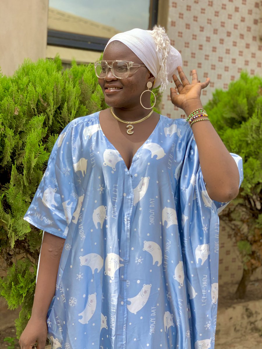oyin_collection's tweet photo. Hey Twitter Fam 
This’s the face behind the brand 😍
IFatosin of Oyin Collection’s 
You want to patronize me but you are
scared of getting scammed, Fear no more’and trust this face and brand. This is a no scam zone Fast and sweet delivery 📦 Location Ibadan 
Delivery worldwide 🤗 https://t.co/L1ypBgV39z