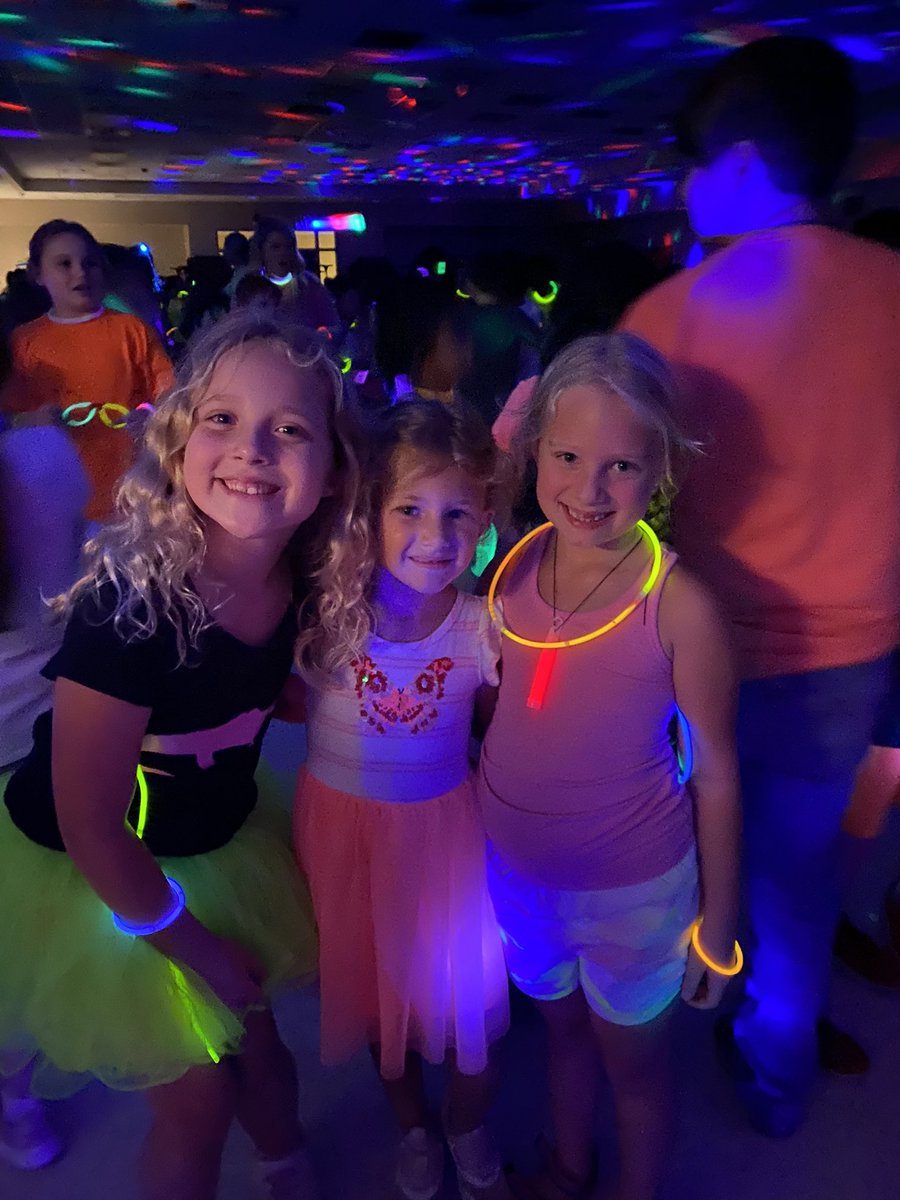 APGillham's tweet photo. Our Gators had so much fun at our Neon Glow Dance party this week! They are really working to help us meet our fundraising goal! https://t.co/sNShPnJPnN