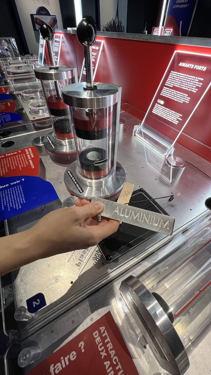 Espace_sciences's tweet photo. [#ExpoMagnetique] 🧲 Alors, qui est attiré par notre nouvelle exposition « Magnétique » ? https://t.co/9igyCrj3lK