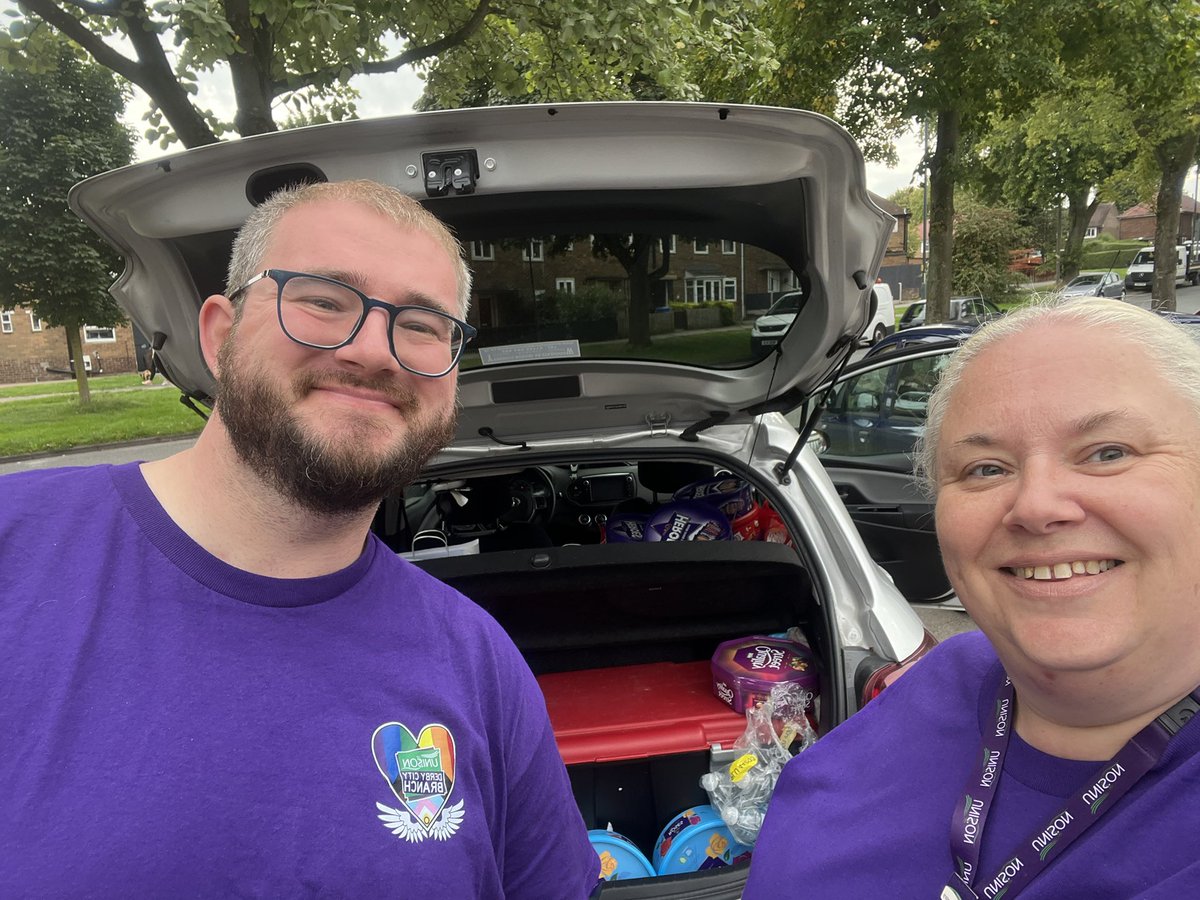 Unisonderbycity's tweet photo. Day 2 of the Frontline Fortnight Rally, car boot cafe is restocked - bags of UNISON love and information packed and we’re off - 20 Care homes again today - can we do it? Yes we can - #frontlinefortnight @UNISONEastMids 💜💚🏁 https://t.co/uq4eHQo1Cn