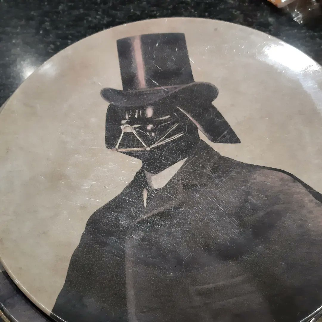 EmjayMj2's tweet photo. Ronto wraps, Jedha style, tonight, to celebrate the arrival of #Andor. Even got out all our finest Mustafaran crockery. We fancy. 😏 #fancy #StarWars #Rontowrap #Rontowraps #makingdinner #MTFBWY #DarthVader #CassianAndor #RogueOne #DisneyPlus https://t.co/QHYZJ2byFf