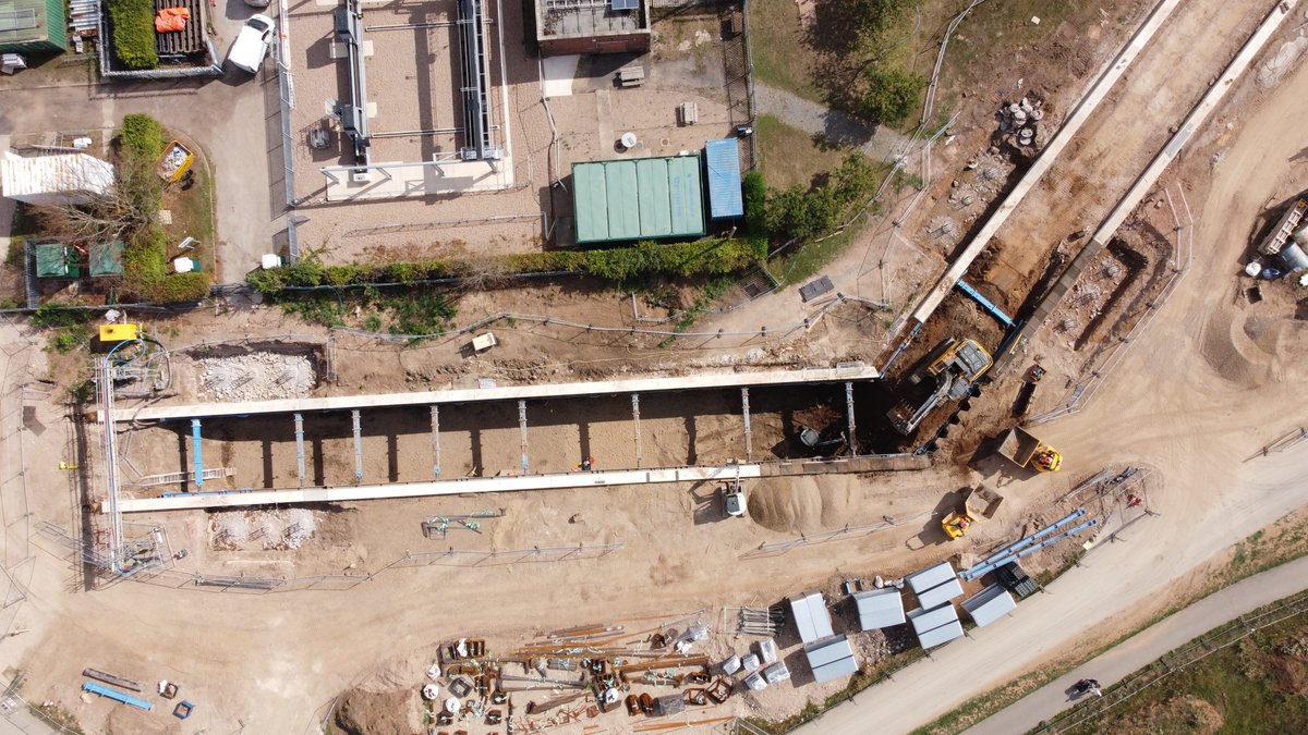 EnvAgencyMids's tweet image. We're excited to see what will be the country's biggest #FishPass at #ColwickPark #Nottinghamshire taking shape.

All of the sheet piling works are now complete and the excavation works for the fish pass can now be seen in this birds eye view.

For more 👉consult.environment-agency.gov.uk/east-midlands/…