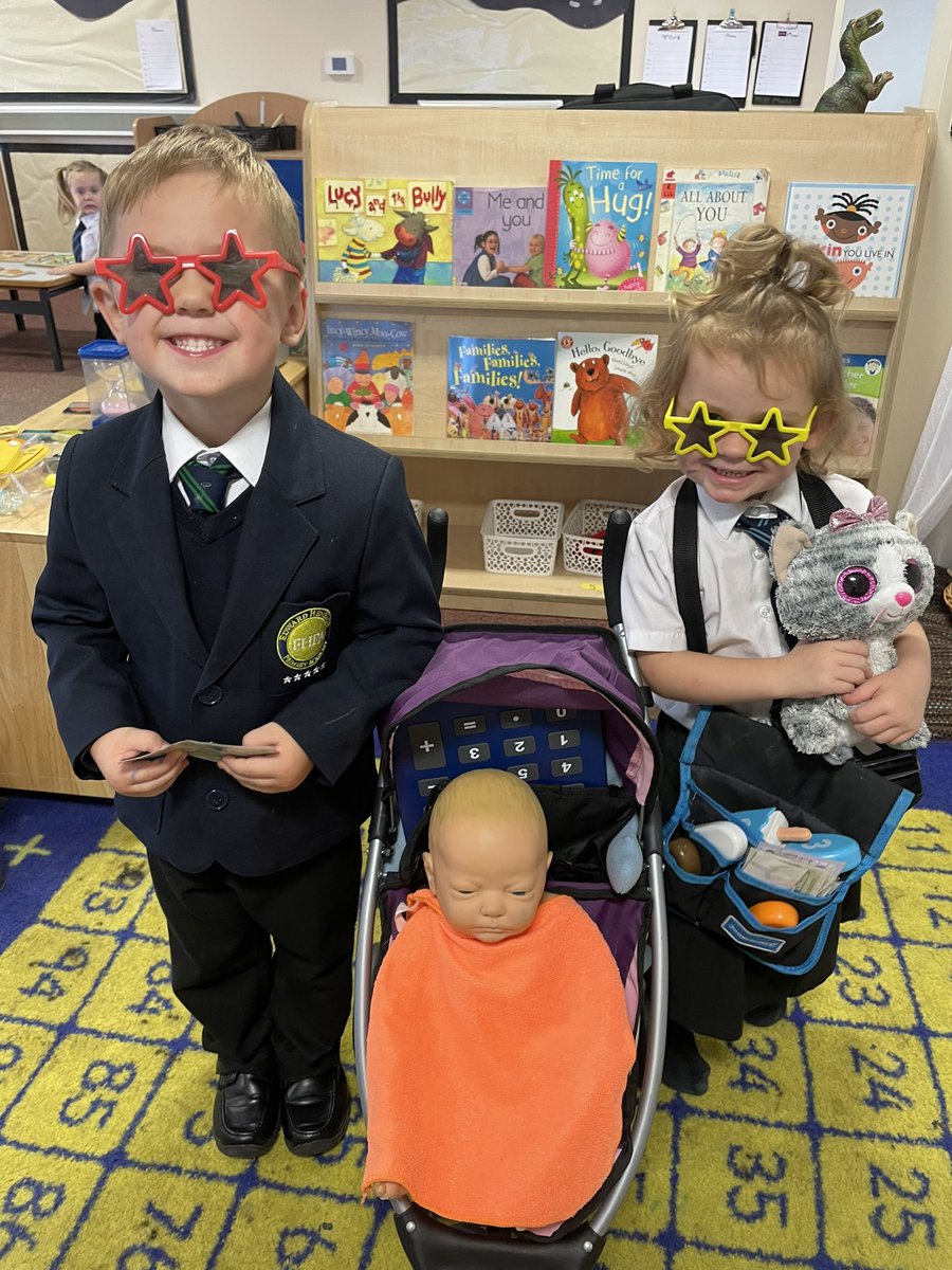 MrsSmithEHPA's tweet photo. The sun is always shining in nursery ☀️@EYFSDRET1 @EdwardHeneagePA https://t.co/GuhvmhDR5e