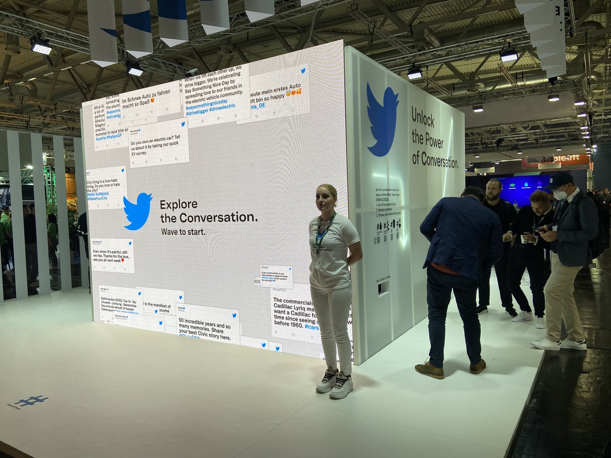 Come say 👋 and get a drink

#🌿

Twitter’s interactive #ConversationCube at #DMEXCO2022