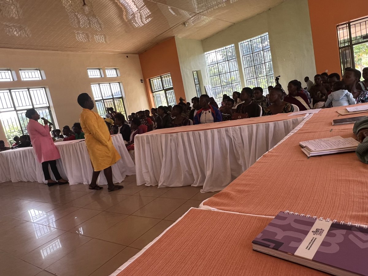 #HappeningNow: In collaboration with @GatsiboDistrict and @GenderMonitorRw under #GAD framework, we’re holding a dialogue with #TeenMothers to deeply discuss the challenges they face and devise remedial actions to better their lives and promote their rights. This is a safe space!