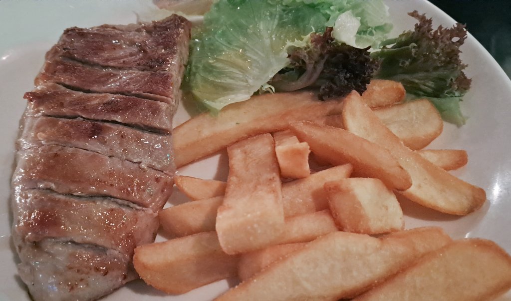 CafeFLM_HK's tweet photo. Our sizzling pork tenderloin is here waiting for you to try https://t.co/AzIoz5twuF