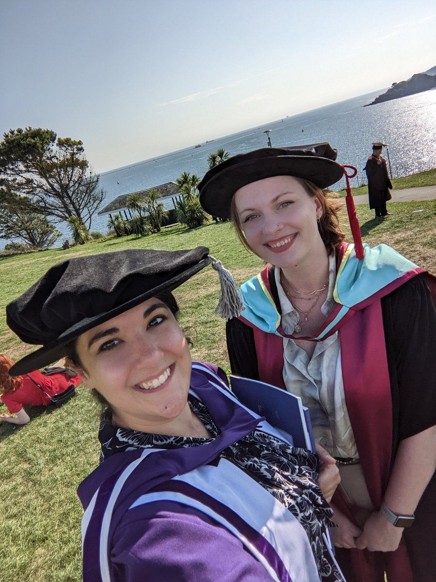 UKSpaceRocks's tweet photo. Congrats to all the Space Rocks ladies graduating yesterday! Congratulations to @CescaWillcocks @meganhammett_ @BeckyTheYeti @ItsJenMitchell on all your many degrees, &amp; to @NatStephen for having 3 generations of students all graduating in 1 day! https://t.co/rDbrfmiwng