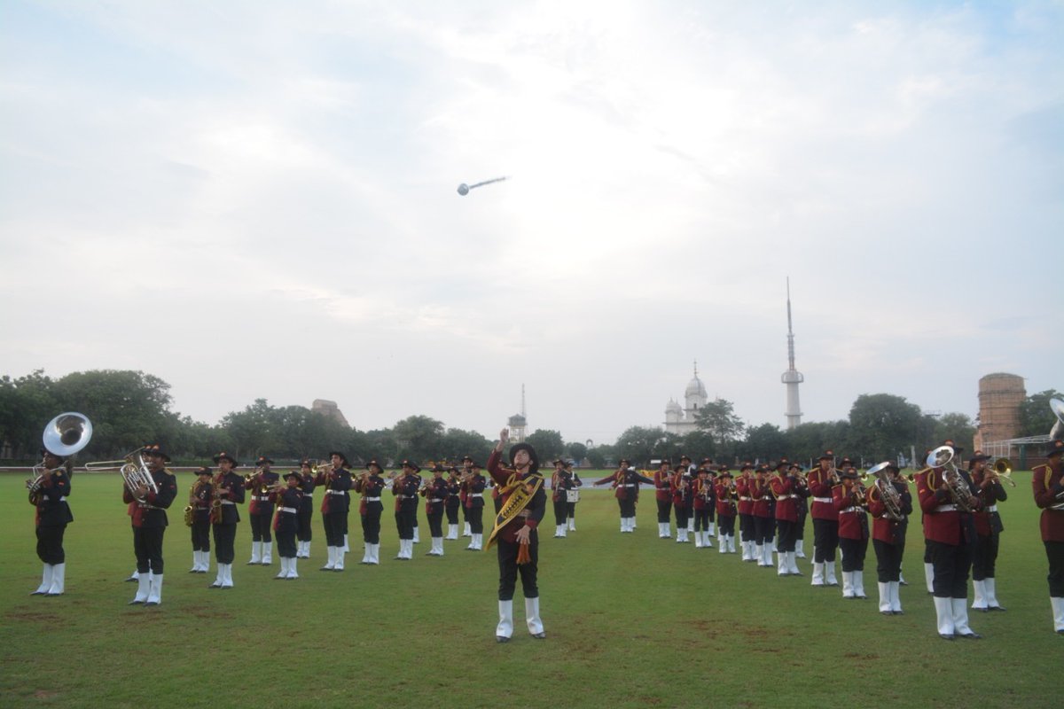 NccDteMPCG's tweet photo. #ADGvisit
Maj Gen AK Mahajan, ADG NCC, MP &amp; CG Dte visited The Scindia School/Gwalior Gp/ MP&amp;CG Dte &amp; witnessed Band Display by NCC cdts. He interacted interacted &amp; complemented the Principal, Staff and cdts for their great performance.
@HQ_DG_NCC
@drajaykumar_ias 
@PRODefNgp https://t.co/f3dxRm01WI