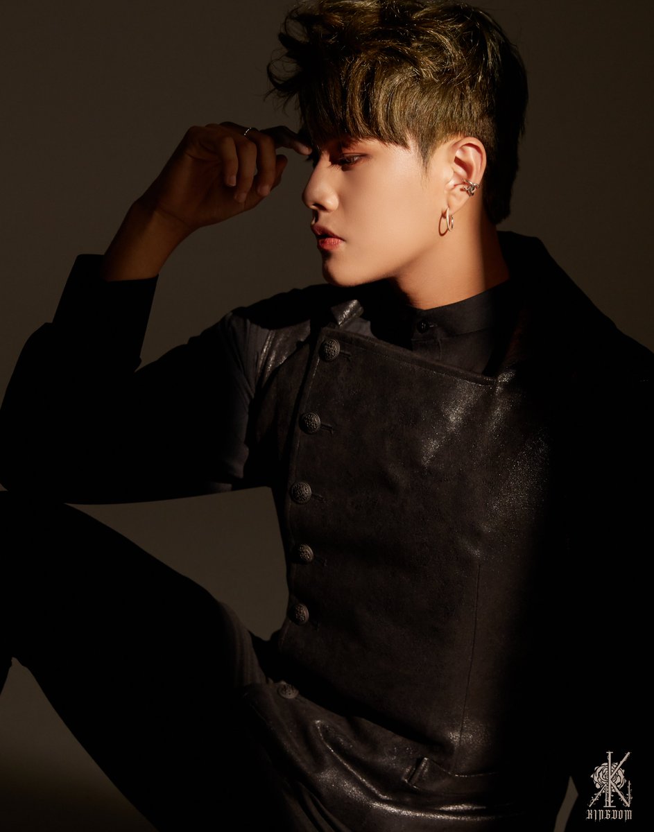 TheKingDom_GF's tweet photo. [👑]
KINGDOM 5TH MINI ALBUM 'History Of Kingdom : PartⅤ. Louis'  INDIVIDUAL CONCEPT PHOTO (Mirror ver.)

#JAHAN #자한
#KINGDOM #킹덤 https://t.co/VvCdCkb7Qb