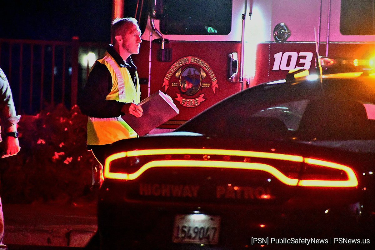 PSNews_Sac's tweet photo. #EARLIER #Fatal #AutoVsPed #AutoVsDog #HitAndRun
Watt Ave. at Edison Ave
Just before 11:30 P.M. Tuesday, crews responded to a fatal auto vs ped and dog incident. Officers are looking for a black Mirada or Jeep which was last seen northbound on Watt Ave. Investigation pending. https://t.co/og0KermCQJ