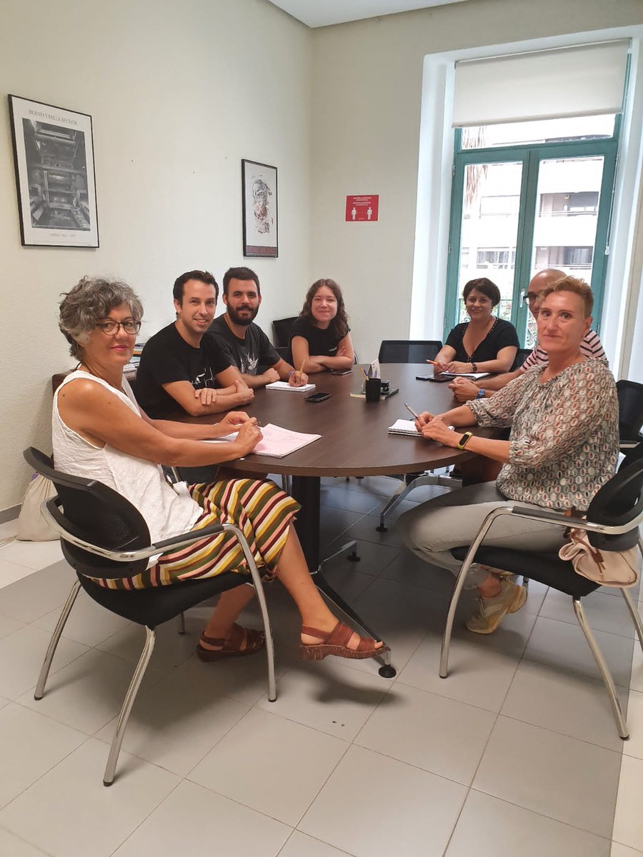 La Directora General de Participación de la Generalitat Valenciana se reúne con la Xarxa Creant Futur. #juventud #gazteria #joventud #participación #participació #partaidetza #xuventú <a href="/GVAivaj/">GVAivaj</a> @KIRIBIL