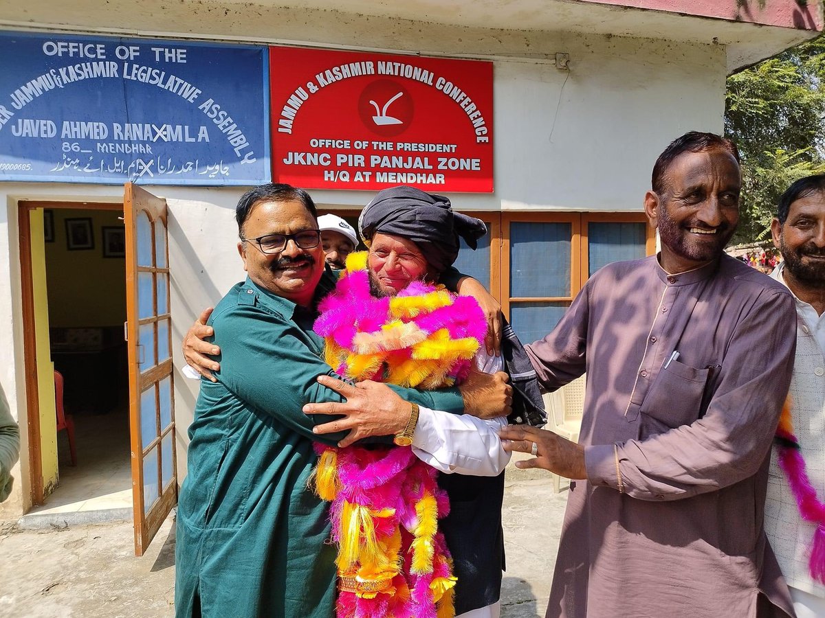 JavedRanaa's tweet photo. BJP Leader and Sarpanch Gohlad Malikpur, Haji Mir Mohammed, joins @JKNC_ at Zonal Headquarters in Mendhar. I welcome Haji Sahib into the party fold and hope his joining will further strengthen the party. https://t.co/Ox1ydLNCdR