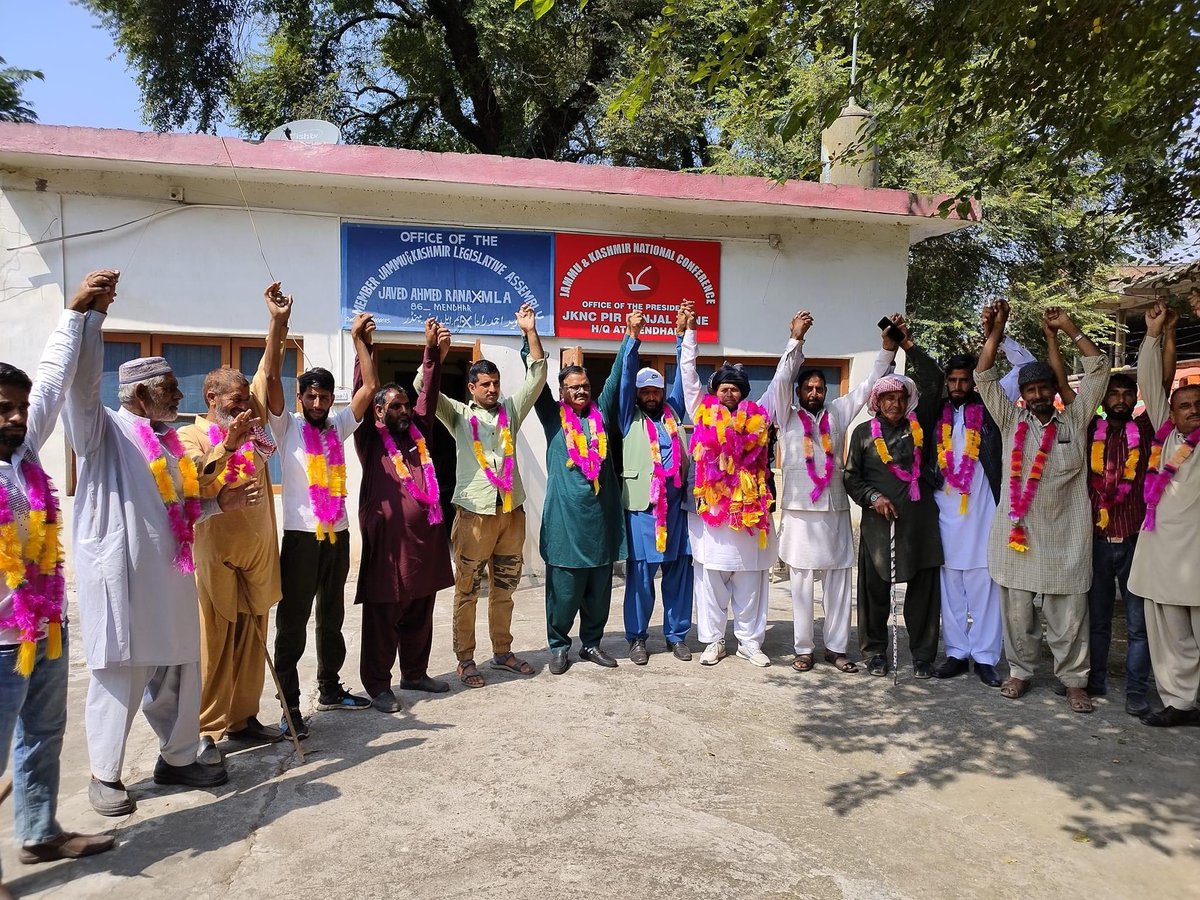 JavedRanaa's tweet photo. BJP Leader and Sarpanch Gohlad Malikpur, Haji Mir Mohammed, joins @JKNC_ at Zonal Headquarters in Mendhar. I welcome Haji Sahib into the party fold and hope his joining will further strengthen the party. https://t.co/Ox1ydLNCdR