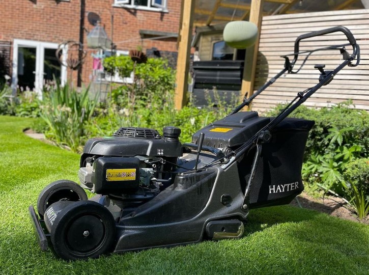 HayterMowers's tweet photo. Today’s post comes courtesy of Paul Anderton of Anderton Maintenance!
His #HayterMower looks right at home in the garden, don’t you think?
Choose Hayter, and choose over 75 years of British design excellence:
https://t.co/9pEfcsGPVx https://t.co/7JDNGVOuID