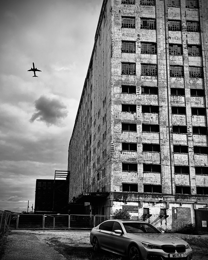 VanGoArtCourier's tweet photo. Love the bases don’t love the punctures….. #base #unitbase #docklands #spillers #eastlondon #cityairport #tvwork #unitdriver #setlife #bmw #oceanbmw #bmwuk #abandoned #abandondbuildings https://t.co/gRNcqG7RzU