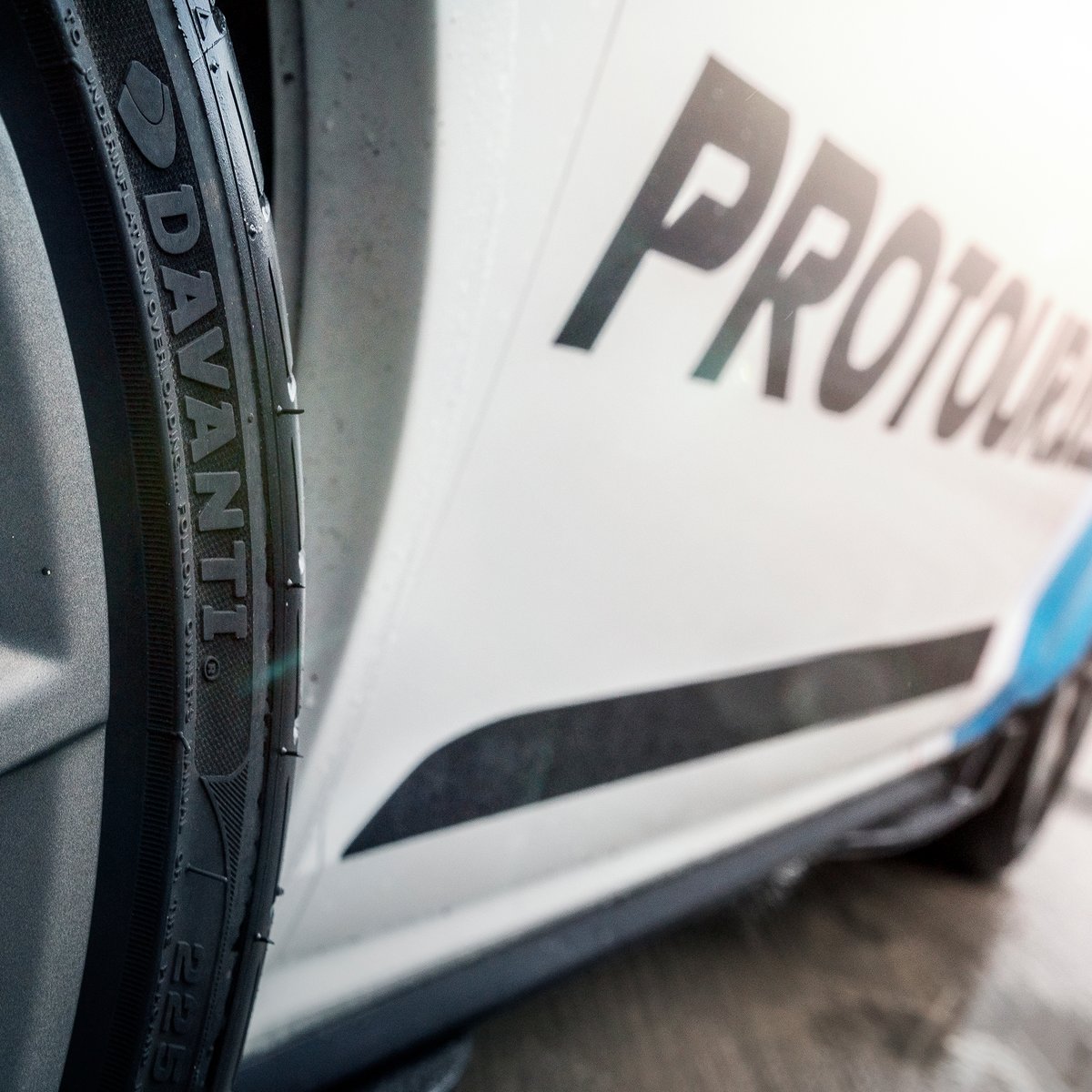 Davanti_Tyres's tweet photo. This #WheelWednesday features our #ProtouraSport range, a tyre that creates a deep connection between driver and machine! ๐ค
๐ต Lead the way with Protoura Sport: https://t.co/FQETTSFIPk
#AtOneWithTheDriver #PerformanceCarsUK https://t.co/cUuK4HYpu2