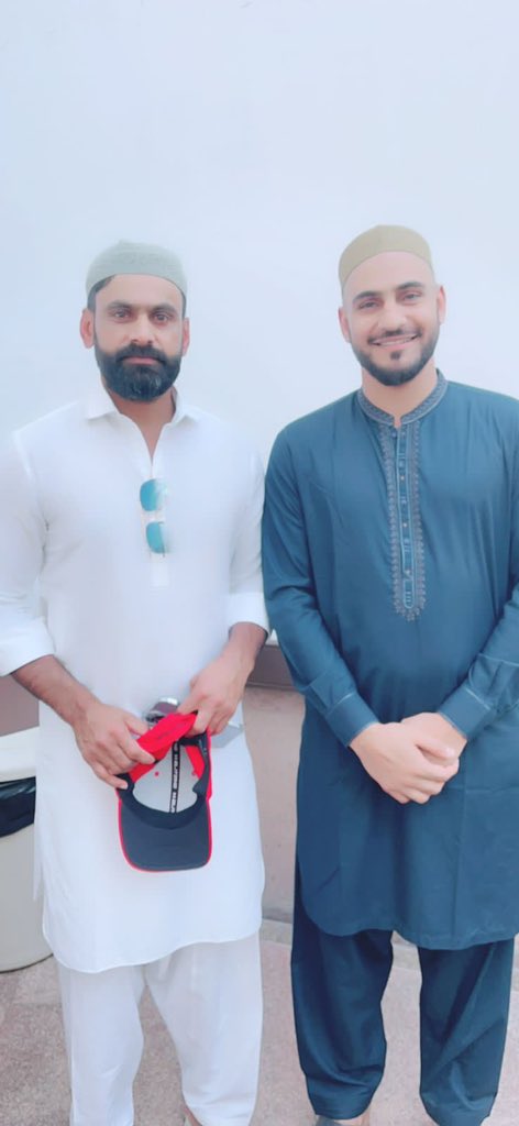ifti360's tweet photo. Pride of pakistan M.Hafeez professor 
@MHafeez22 https://t.co/VFdysvdrZB