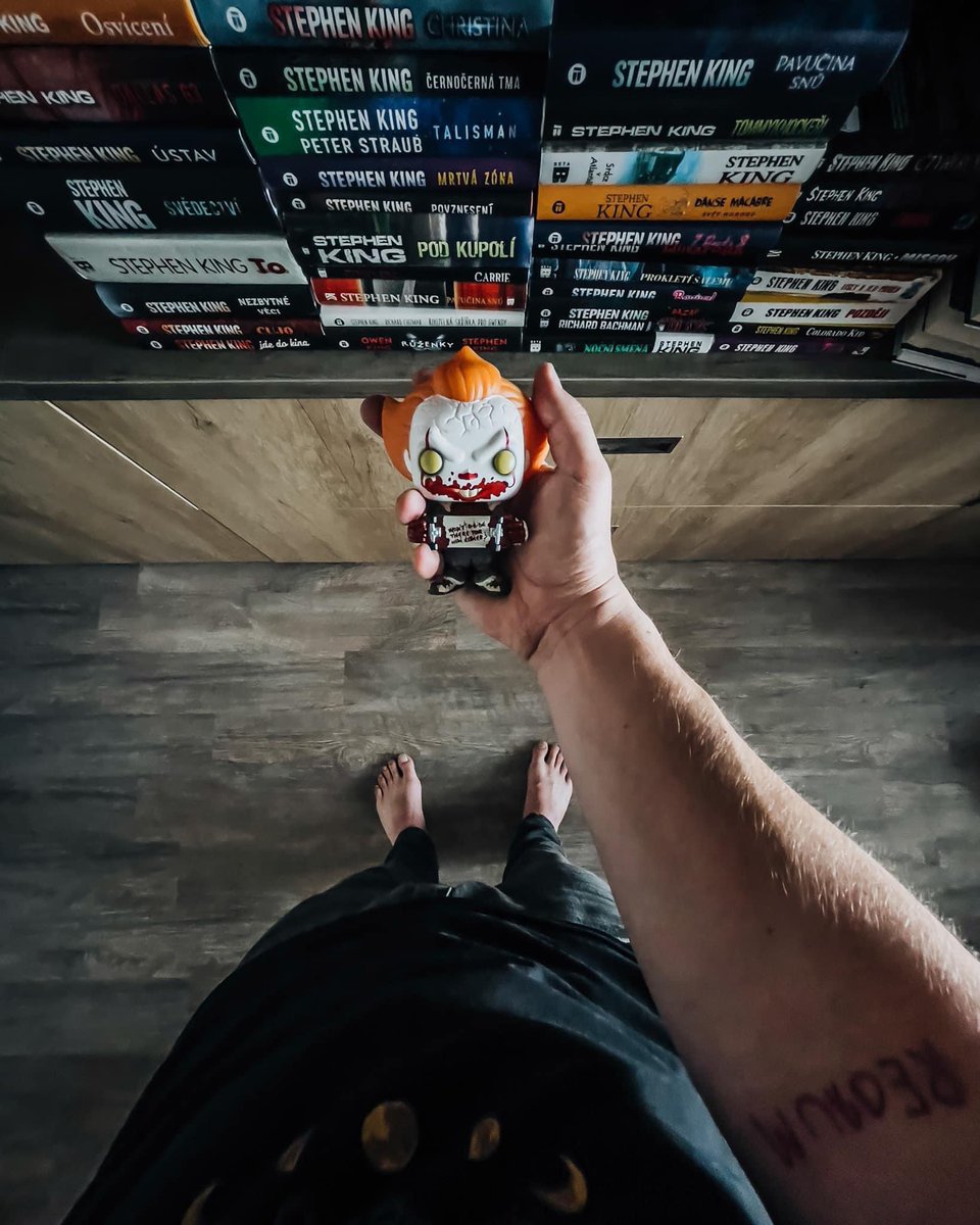 rizek2's tweet photo. Vše nejlepší Mistře!🎈

A díky 🙏

#StephenKing https://t.co/g3liAaIyBs