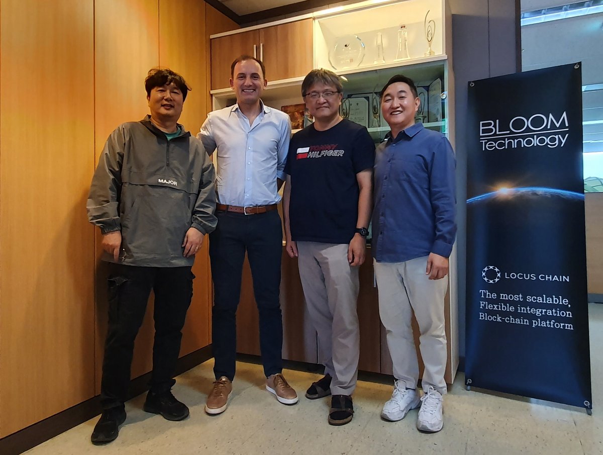 LocusChain's tweet photo. #Arben_Kane in #Korea👏
@Arben Kane, Advisor of #Locus_Chain and Chief Strategy Officer of #CRETA platform, Locus Chain's #mega_DApp, visited #Bloom_Technology's HQ for business consultations👍 https://t.co/CdDOf5E01n