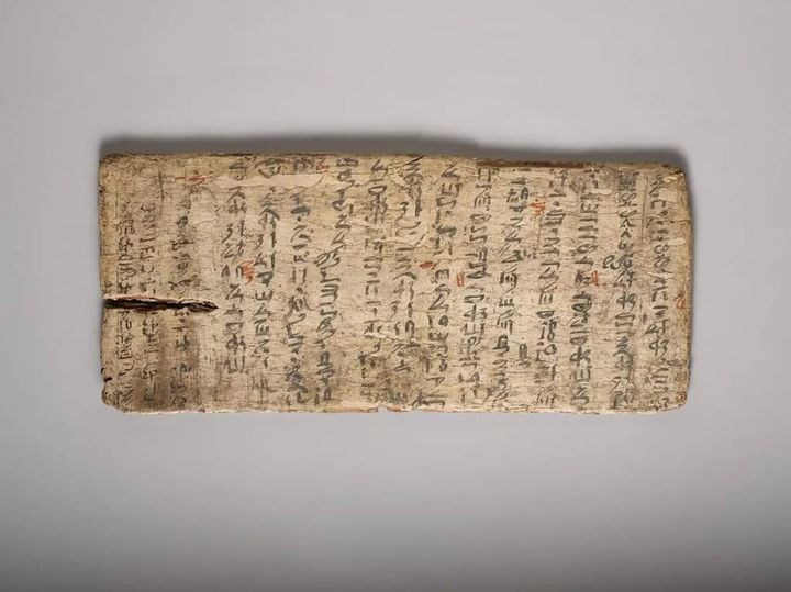 ancientorigins's tweet photo. 4000-year-old writing board by an Egyptian student with teacher's spelling corrections in red.

https://t.co/em60tarFT9 https://t.co/8Dh6fjl7PD