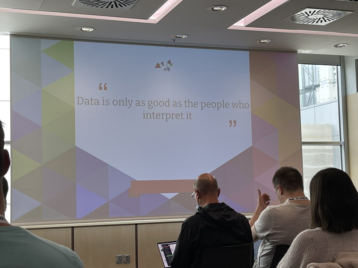 CristinaPHart's tweet image. 👏  #DrupalConPrague #frontkom #DrupalGutenberg @frontkom