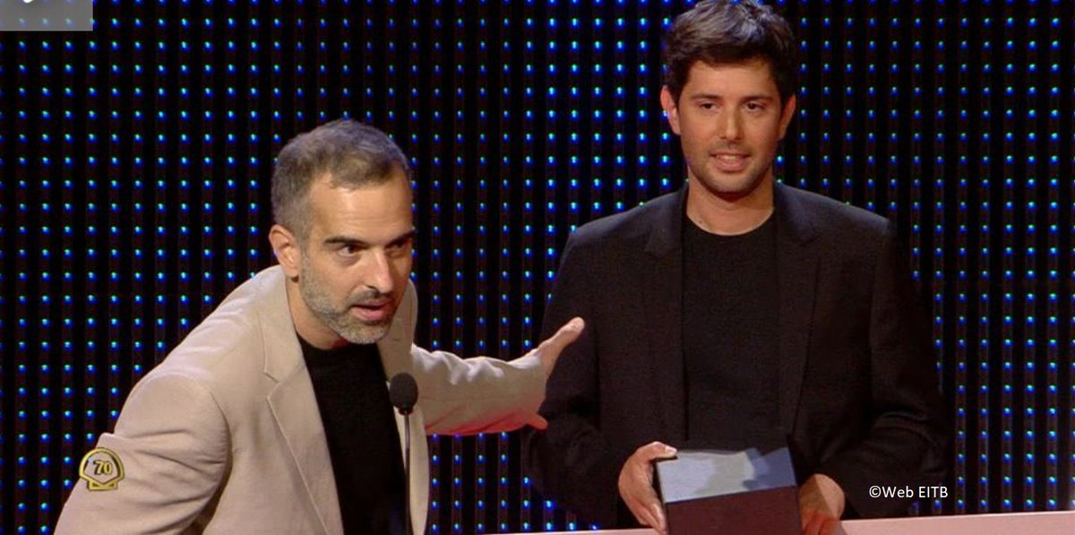 SgaeAudiovisual's tweet photo. 👏👏Muchas felicidades a  #MikelGurrea y a
#FranciscoKosterlitz 🏆ganadores del Premio al Mejor 📝guion de producción vasca por #Suro, otorgado por la @GidoiTwitt con apoyo de @fundacionsgae y que han recibido en el marco del @sansebastianfes 
✳️https://t.co/AaobvzvEFg
#70SSIFF https://t.co/mt6K9MfnIP